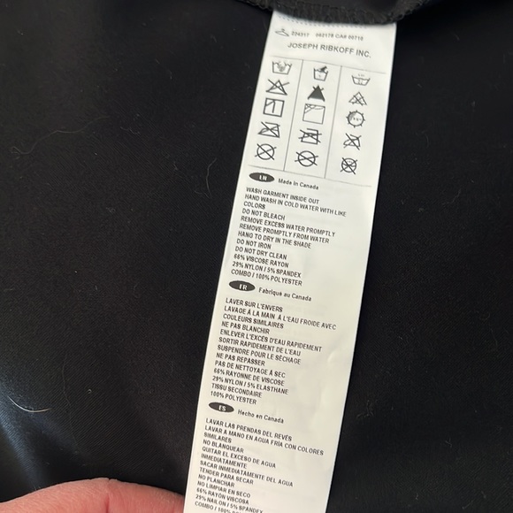 💧JOSEPH RIBKOFF long black quilted vest, size 4, NWOT - Picture 11 of 11